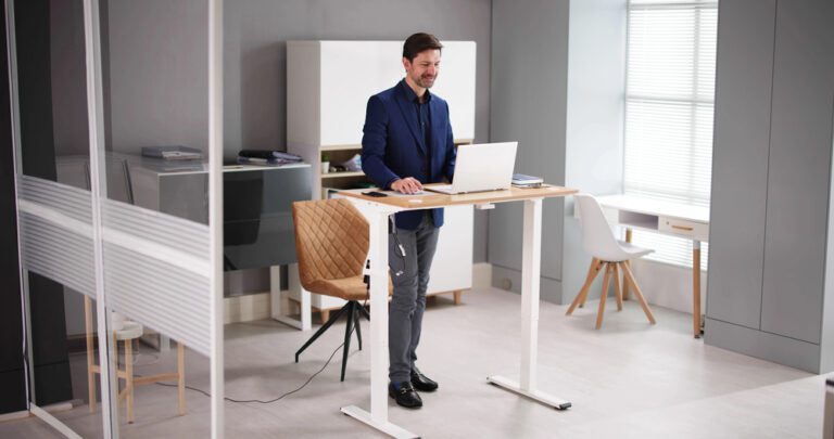 Choosing Between Adjustable and Fixed Stand Up Desks for Your Workspace