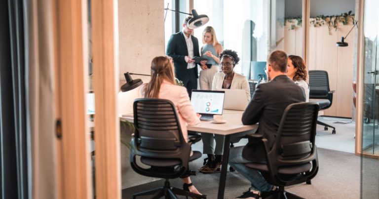 Img blog What Kind of Office Furniture Is Best for Your Business Space