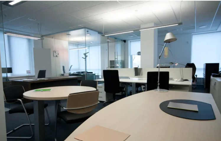 Types of desks